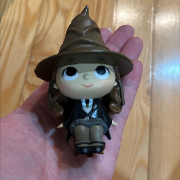 Harry Potter unique circular 500 piece puzzle and 2 funko pops - Picture 10 of 13